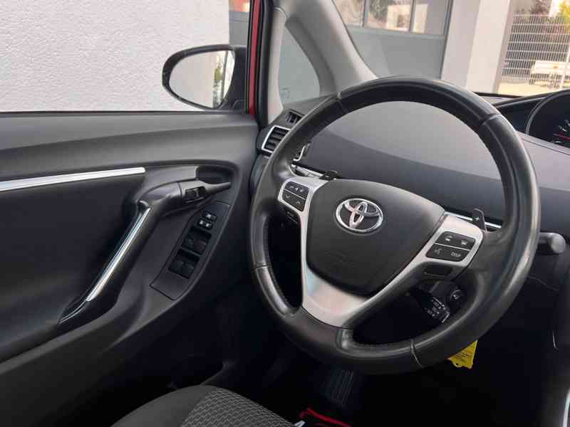 Toyota Verso Comfort 1.8i benzín Aut. 108kw - foto 9