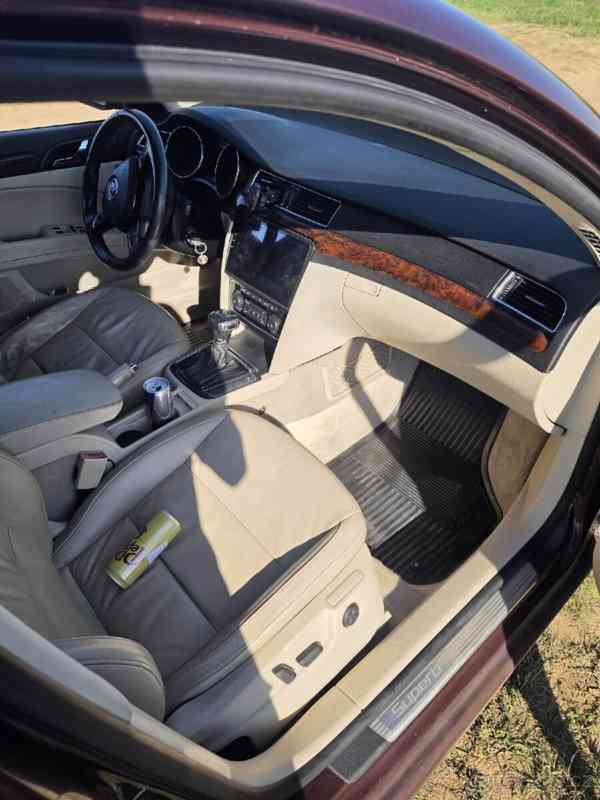 Škoda Superb 2,0   2 - foto 5