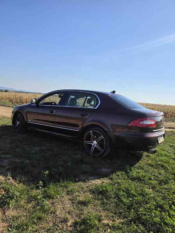 Škoda Superb 2,0   2 - foto 2