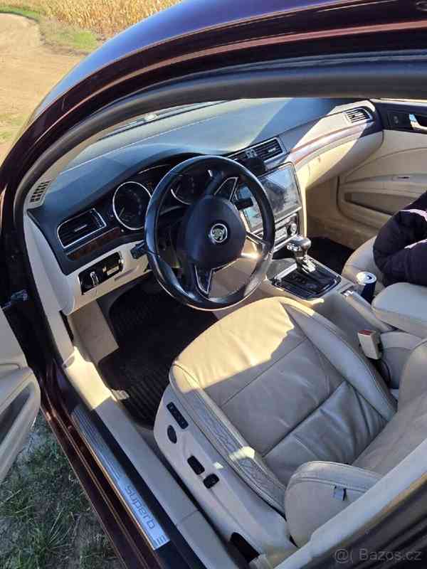 Škoda Superb 2,0   2 - foto 8