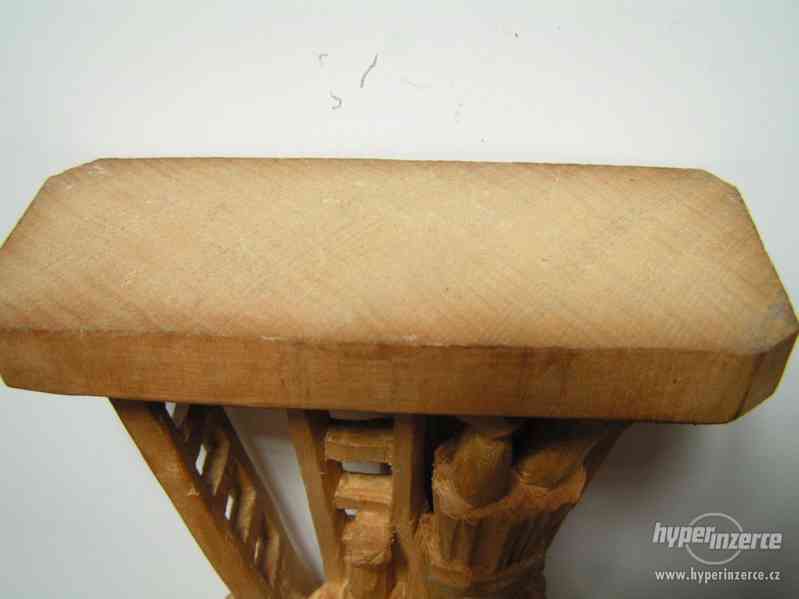 dřevořezba z lipového dřeva - snímání z kříže - foto 5