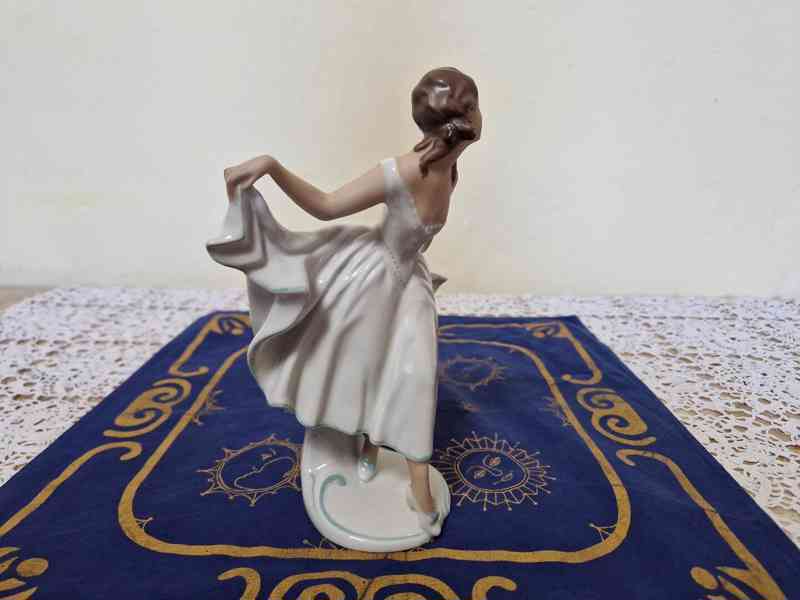 Porcelánová plastika Dívka Tanečnice PirkenHammer Březová - foto 3