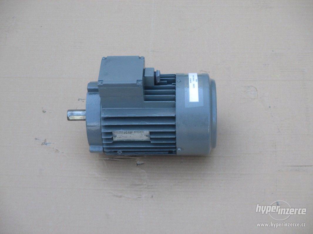 Elektromotor 1,5 KW, 1410ot./1min, 4AP90L-4 - foto 1