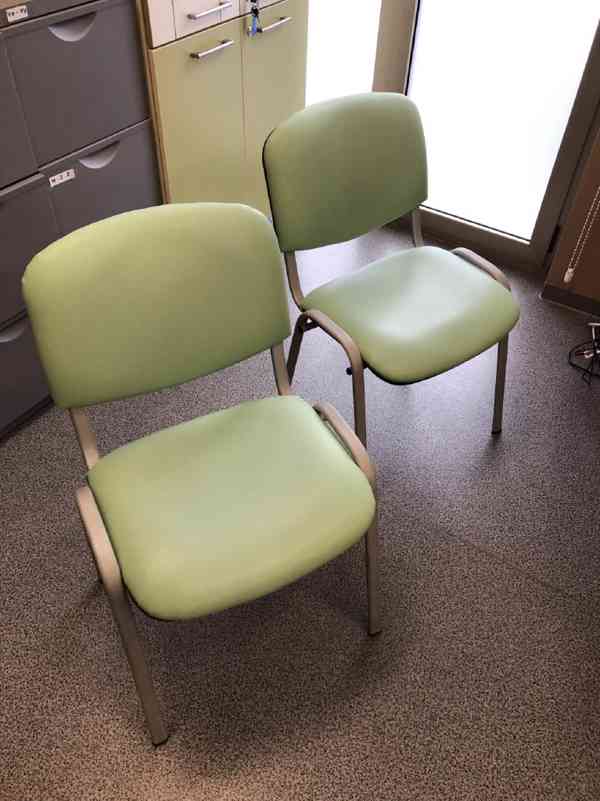 Položka číslo 45 – soubor vybavení ordinace gynekologie - foto 3