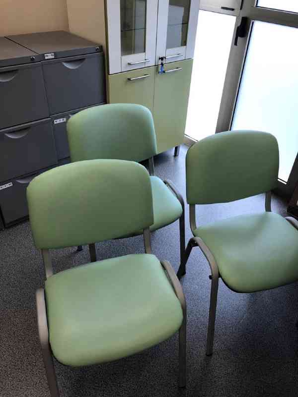 Položka číslo 45 – soubor vybavení ordinace gynekologie - foto 6