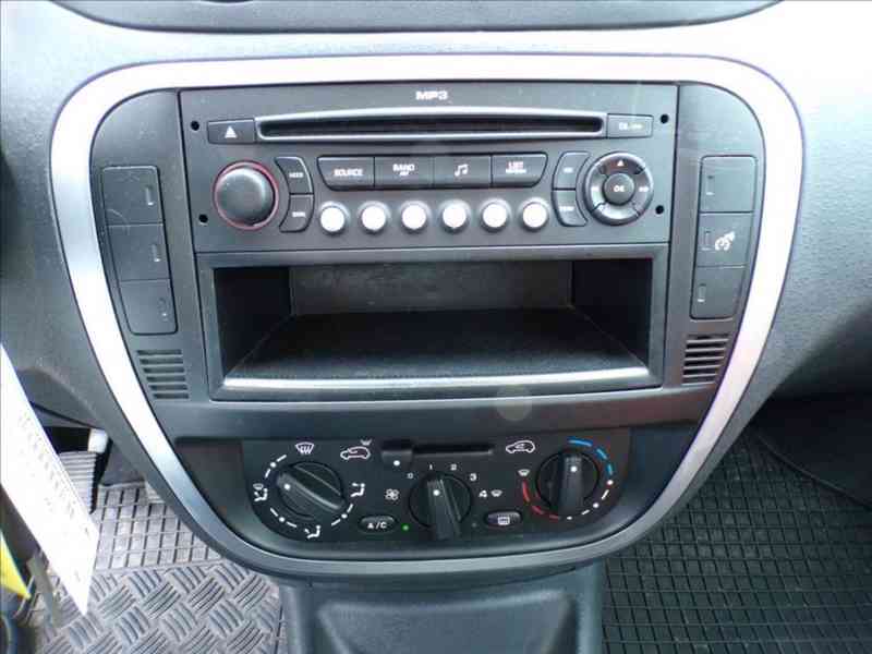 Citroën C3 1,4 i KLIMA - foto 7