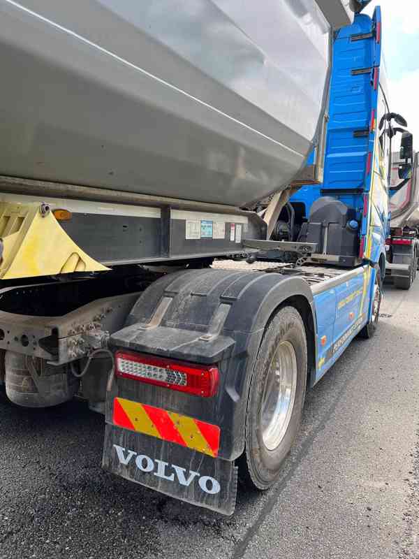 SCHWARZMÜLLER  29 m3 Hardox/ plachta/ ZVEDAČKA/ PĚKNÝ STAV - foto 4