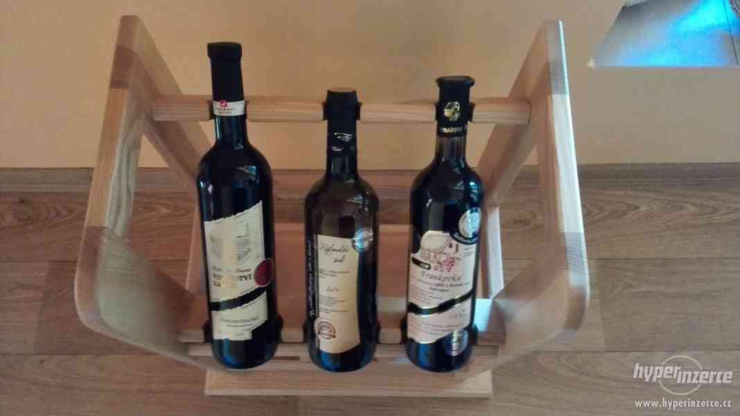 Dřevěný stojan na víno - foto 3