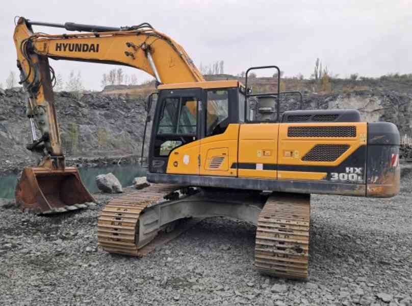 30t rypadlo pásák Hyundai HX 300L - foto 1
