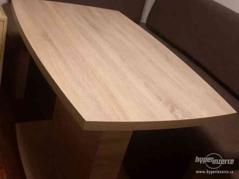 Rohová lavice, dvě židle s jídelním stolem - foto 7