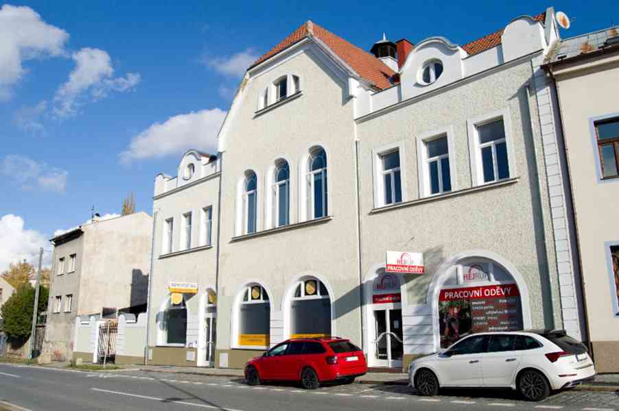 Prodej,komerční objekt 887m2,pozemky 1396m2,Mladá Boleslav - foto 2