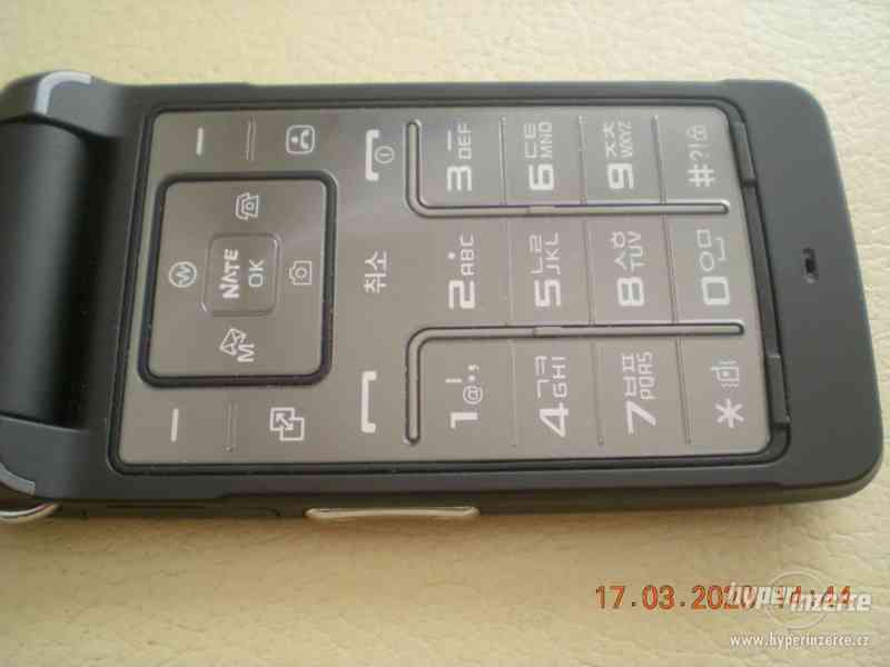 Samsung SCHW860 - véčkový mobilní telefon v TOP stavu - foto 4