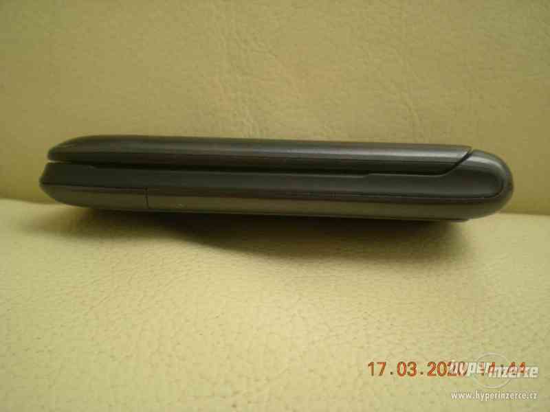 Samsung SCHW860 - véčkový mobilní telefon v TOP stavu - foto 6