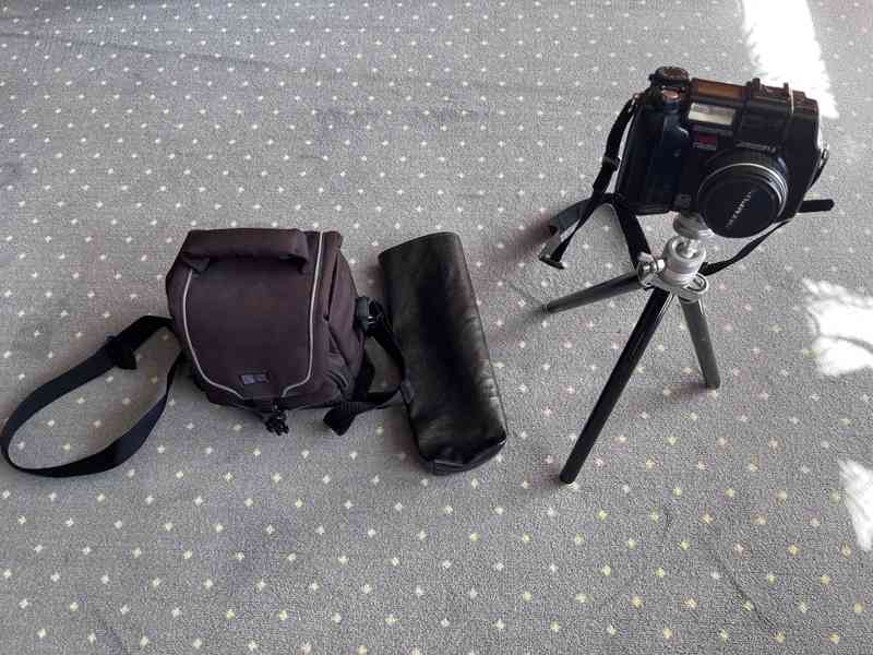 Olympus Camedia C-5050 Zoom - foto 2