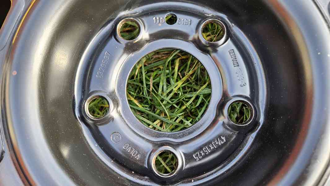 Volvo 240, 260 rezerva náhradní dojezdové kolo pneumatika  - foto 3