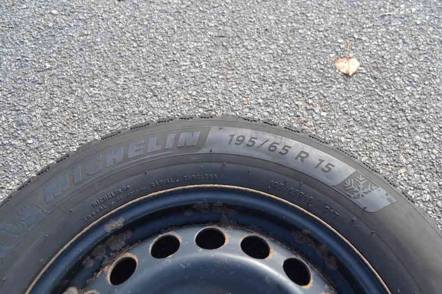 Zánovní sada 4ks zimní kola Š.Octavia II, III+ pneu Michelin - foto 2