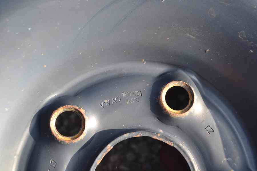 Zánovní sada 4ks zimní kola Š.Octavia II, III+ pneu Michelin - foto 9
