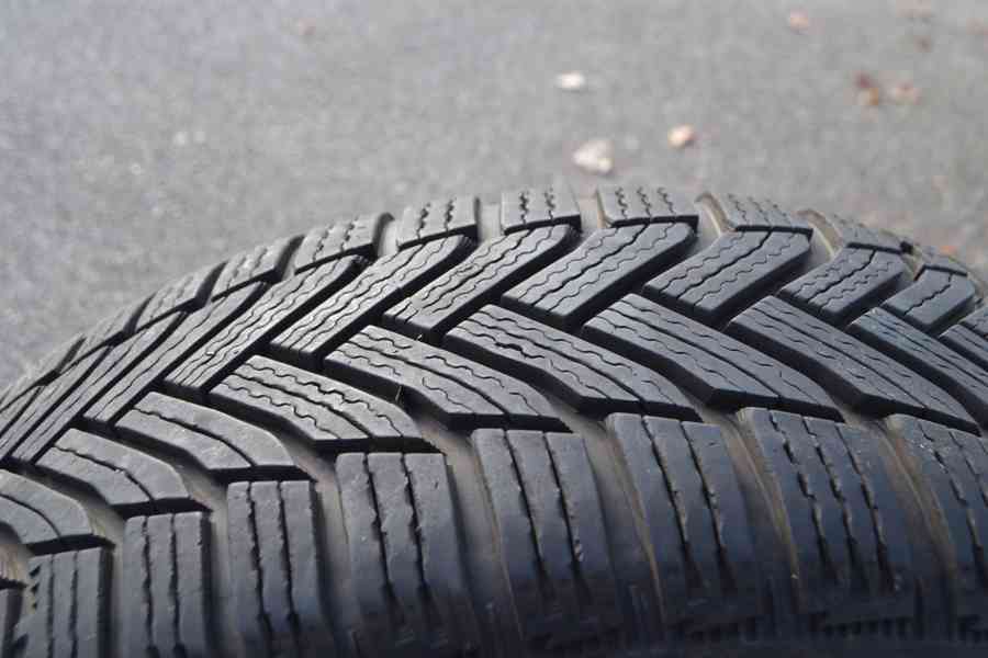 Zánovní sada 4ks zimní kola Š.Octavia II, III+ pneu Michelin - foto 12
