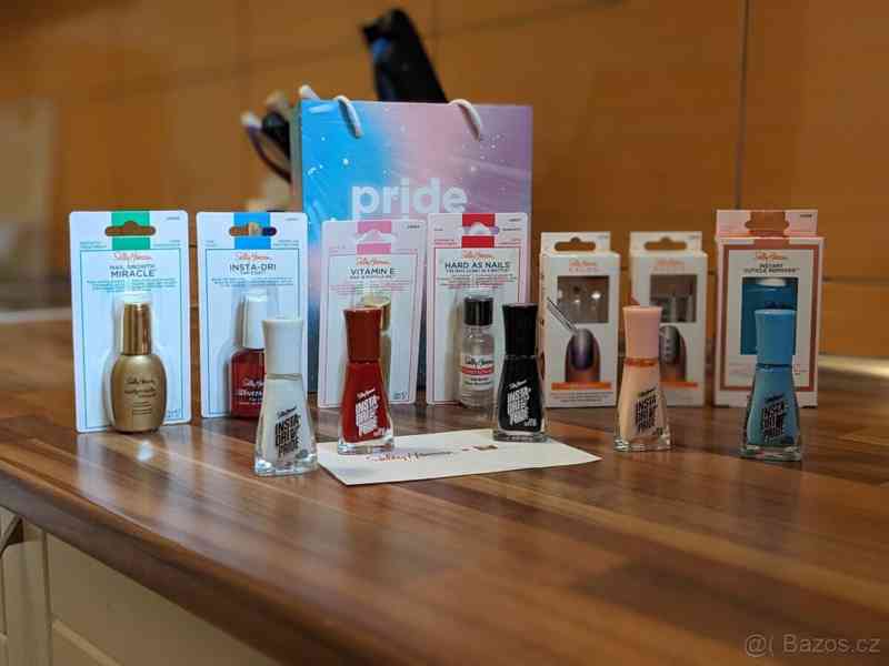 Dárková taška Sally Hansen s péčí o nehty - foto 2
