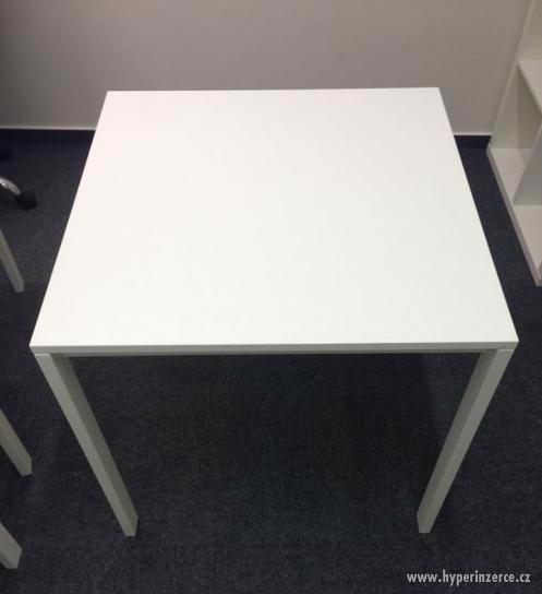 Kancelářský stůl (čtvercovitý tvar) - foto 1