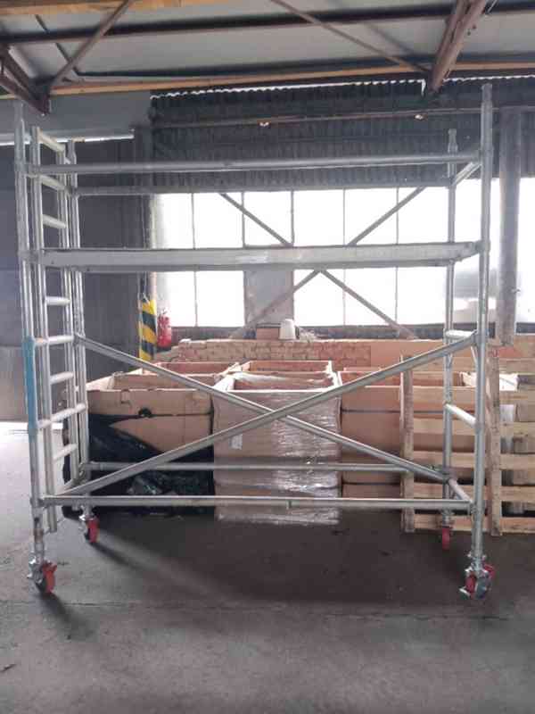 Použité pojízdné lešení Eurotower 0,7x2,5 PV 3,41m - foto 2