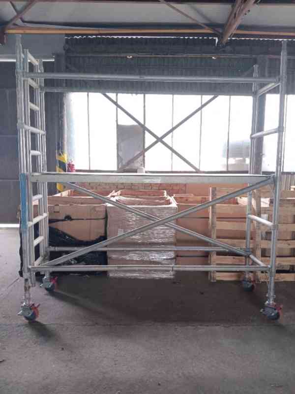 Použité pojízdné lešení Eurotower 0,7x2,5 PV 3,41m - foto 3