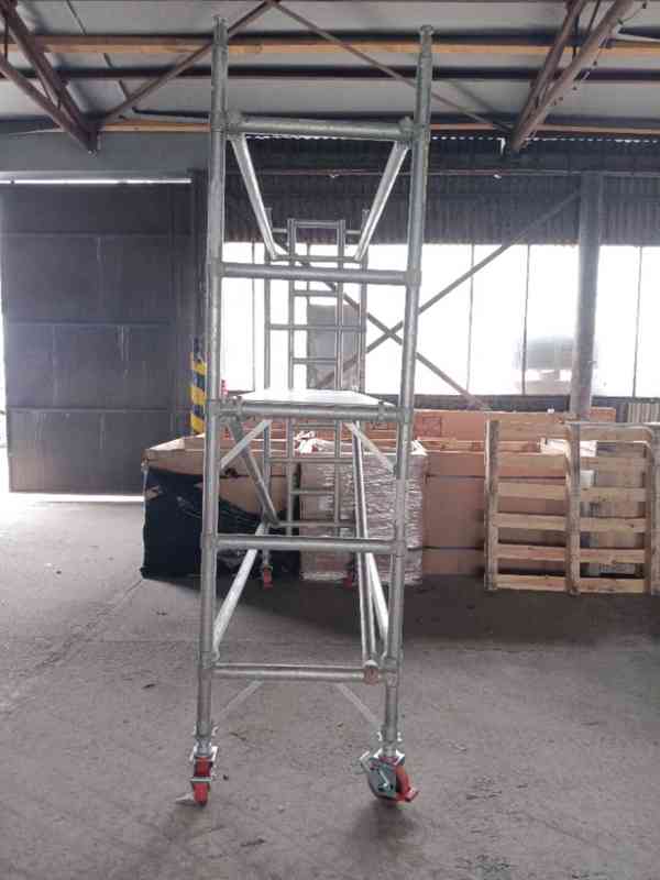 Použité pojízdné lešení Eurotower 0,7x2,5 PV 3,41m - foto 4