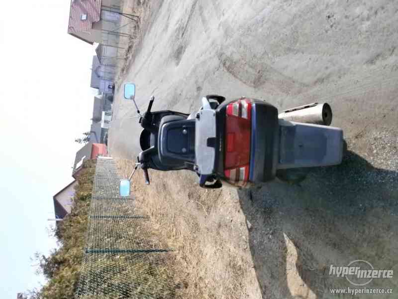 SUZUKI BURGMAN 400 (r.v. 2002) - foto 2