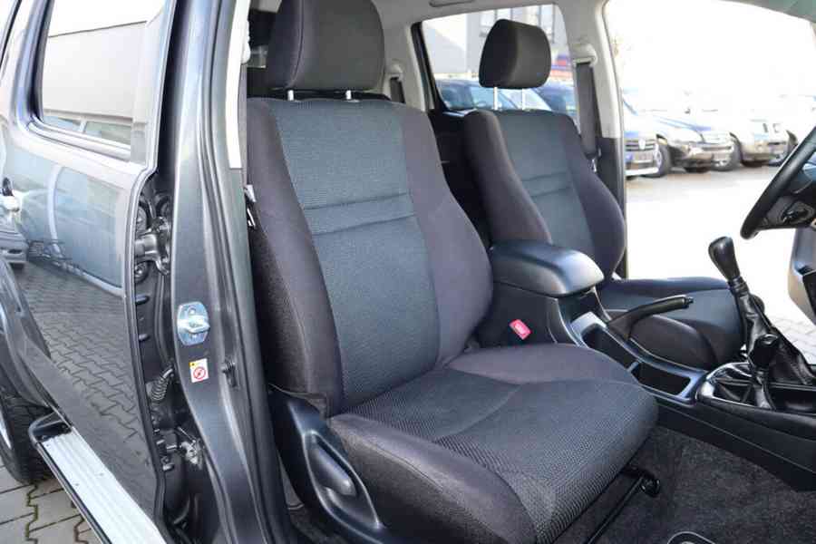 Toyota Hilux Double Cab Comfort 3,0d 4x4 126kw - foto 4