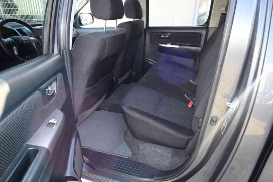 Toyota Hilux Double Cab Comfort 3,0d 4x4 126kw - foto 3