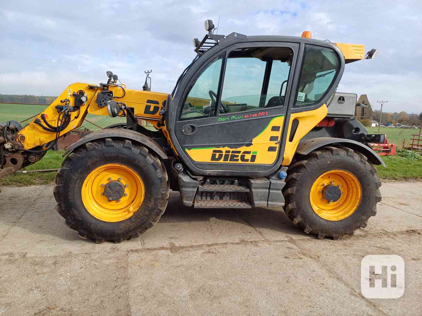 Prodám traktor kolový - teleskopický nakladač DIECI 40.7 - foto 1