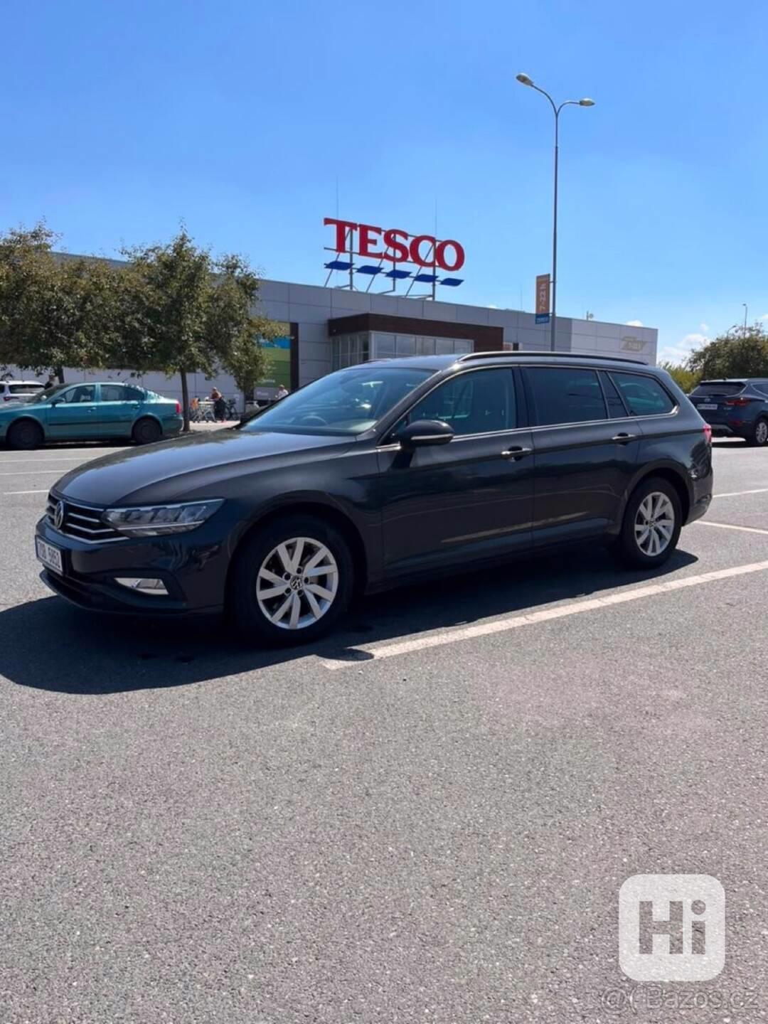 Volkswagen Passat 2,0   TDI DSG – 12/2021 - foto 1