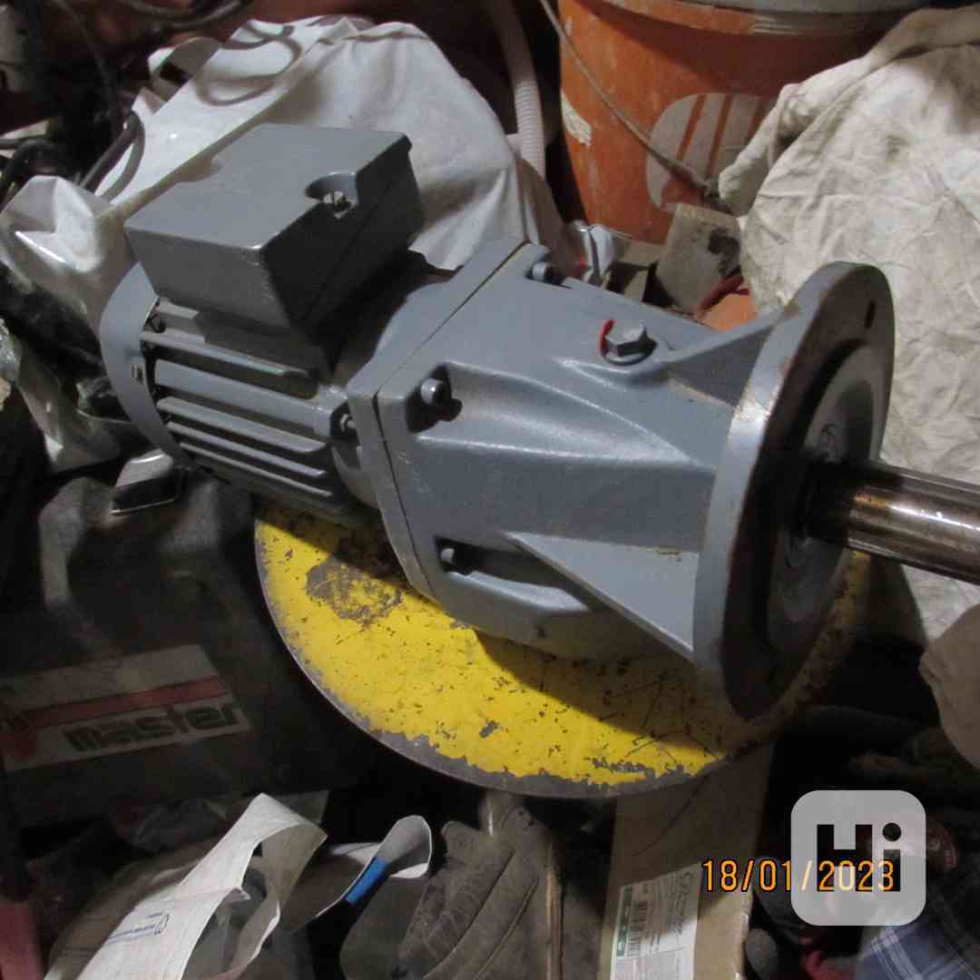 prodám nový elektro motor s převodovkou - foto 1