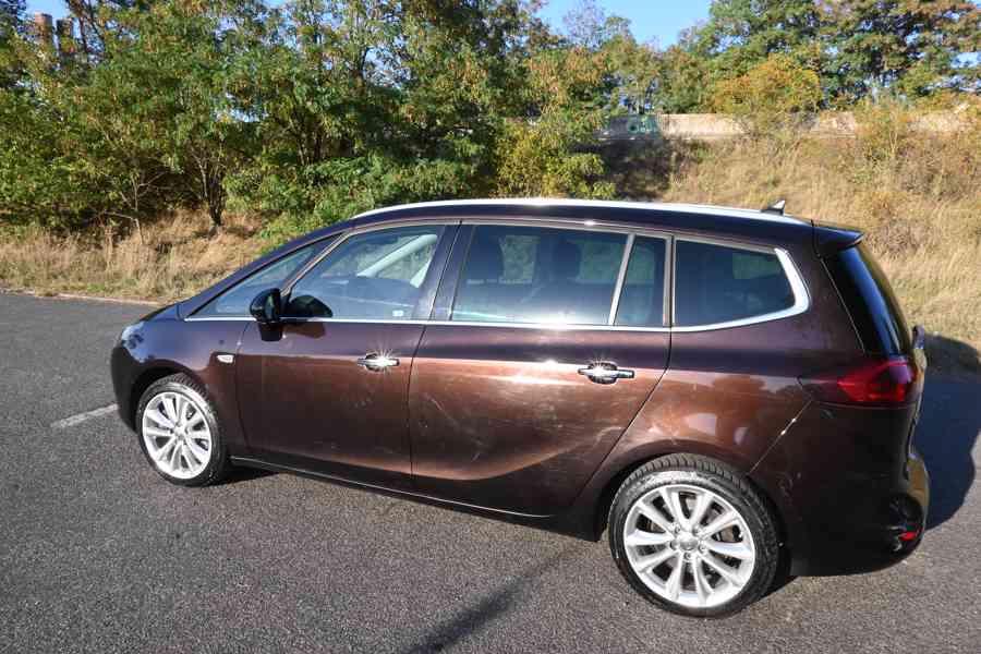 Opel Zafira Tourer 2.0 CDTI 121Kw, 123000km, 7 míst - foto 5