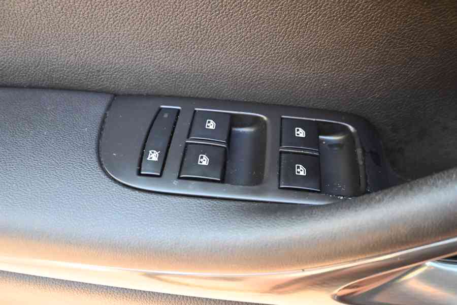 Opel Zafira Tourer 2.0 CDTI 121Kw, 123000km, 7 míst - foto 16
