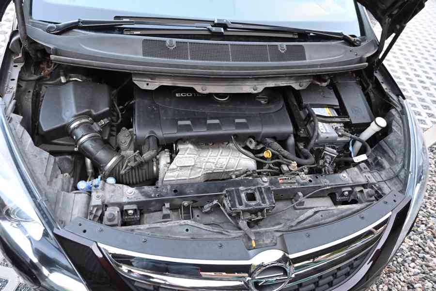 Opel Zafira Tourer 2.0 CDTI 121Kw, 123000km, 7 míst - foto 32