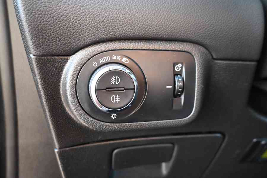 Opel Zafira Tourer 2.0 CDTI 121Kw, 123000km, 7 míst - foto 15