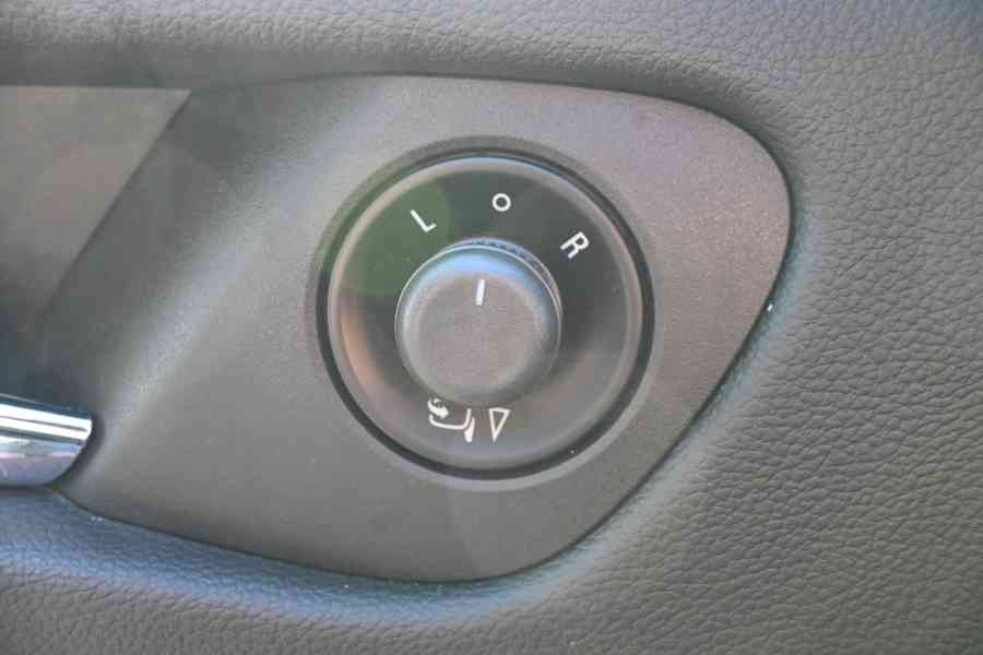 Opel Zafira Tourer 2.0 CDTI 121Kw, 123000km, 7 míst - foto 17