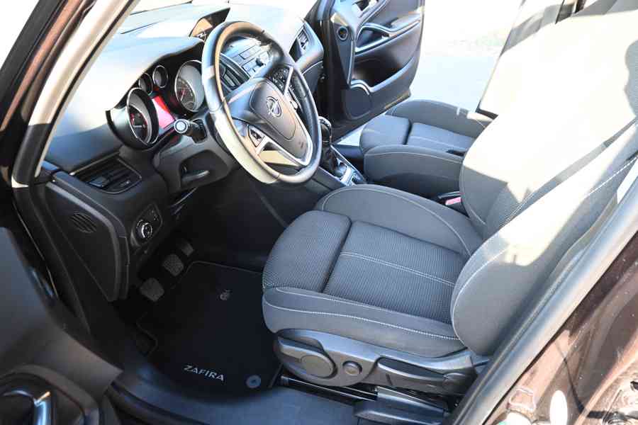 Opel Zafira Tourer 2.0 CDTI 121Kw, 123000km, 7 míst - foto 19