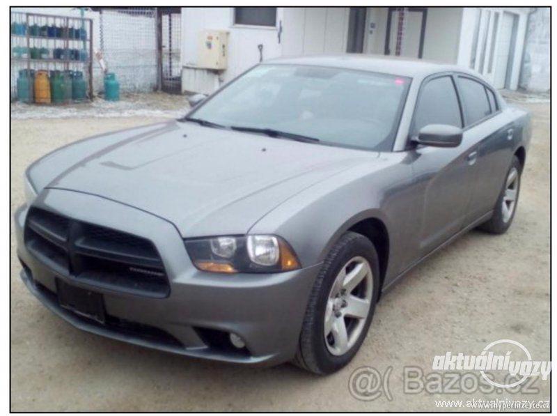 Dodge Charger 5.7, rok 2012 - foto 1