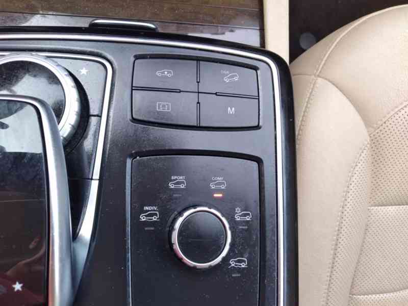 MERCEDES BENZ GLE 35 D 4 MATIC KŮŽE AUTOMAT - foto 34