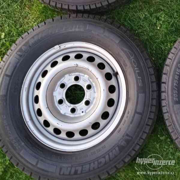 Plechove disky Mercedes Sprinter 6x130 +letní pneu - foto 4