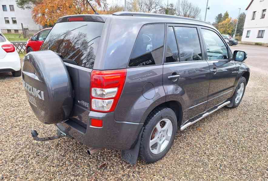 Suzuki Grand Vitara 2.4i 4x4 benzín 124kw - foto 13