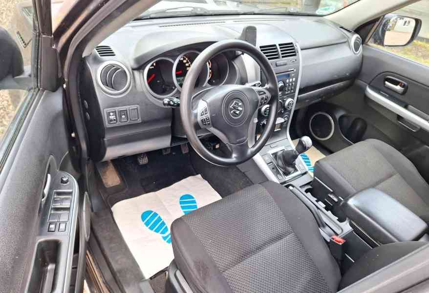 Suzuki Grand Vitara 2.4i 4x4 benzín 124kw - foto 9