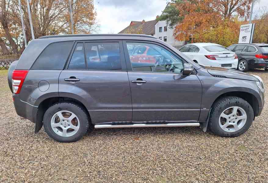 Suzuki Grand Vitara 2.4i 4x4 benzín 124kw - foto 18