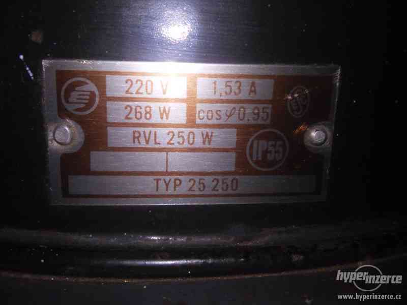 Průmyslová světla s výbojky RVL Tesla 250W - foto 2