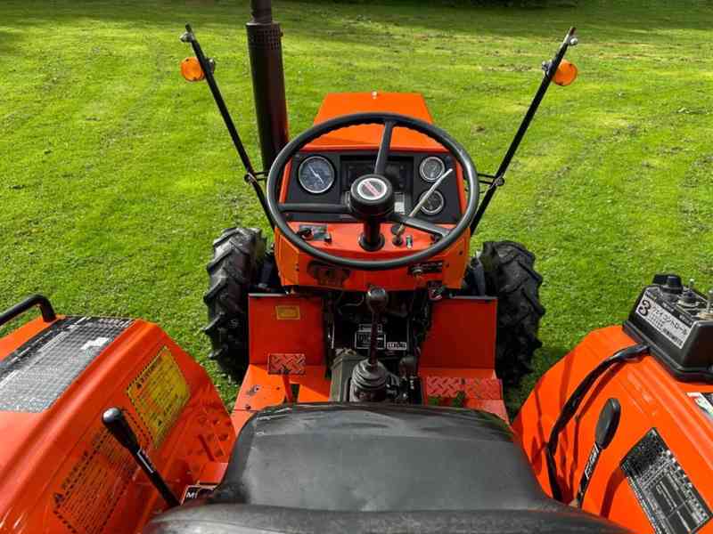 Traktor HINOMOTO E2804 4WD - foto 10