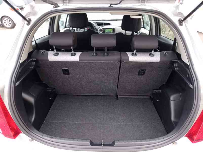 Toyota Yaris 1.3 V-VTi/Navi/Kamera/1Maj - foto 15