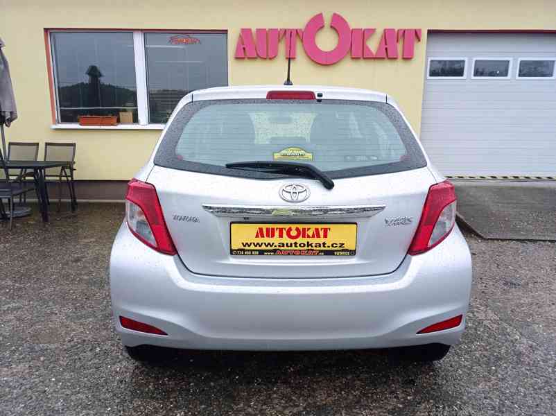 Toyota Yaris 1.3 V-VTi/Navi/Kamera/1Maj - foto 4