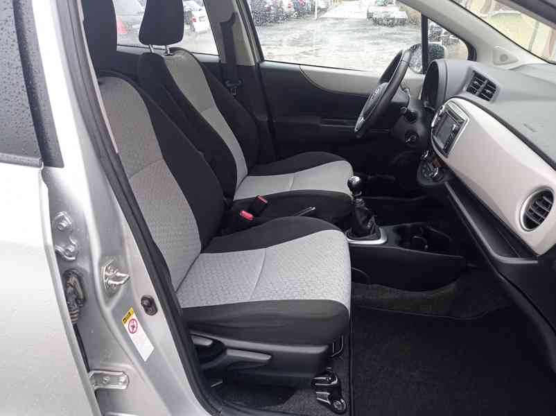 Toyota Yaris 1.3 V-VTi/Navi/Kamera/1Maj - foto 19